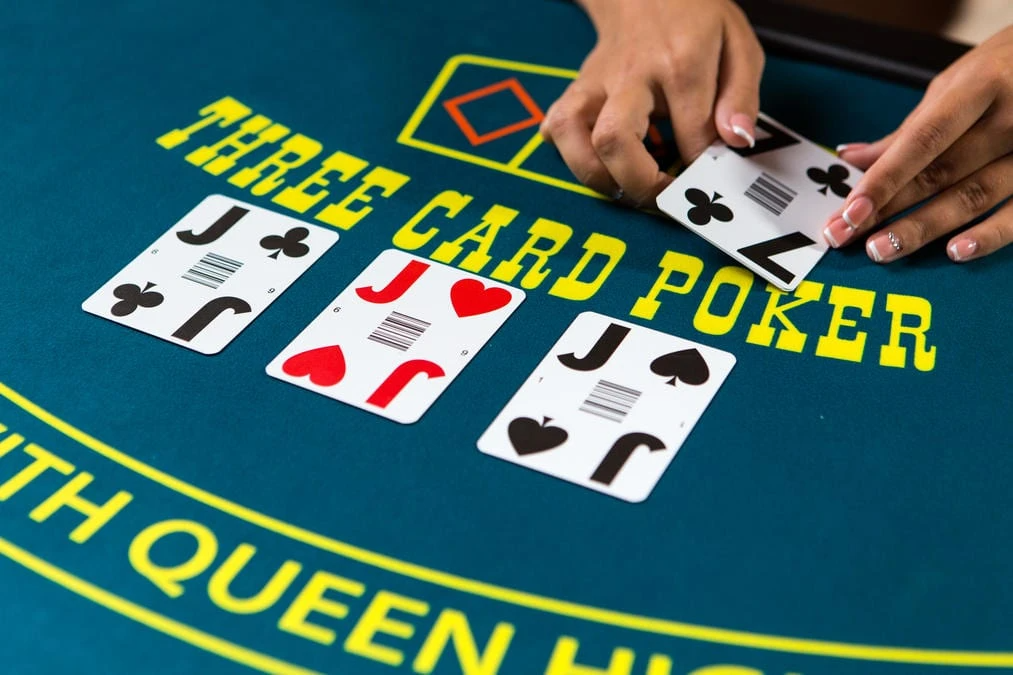 what is a 3 bet in poker table