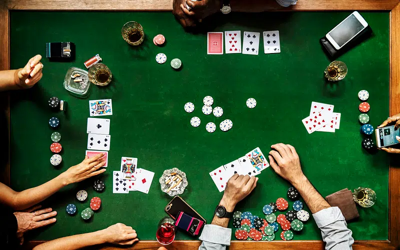 types of poker poker tabel with players